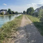 Cosy On Strasbourg Tramway Line And Canal - Confortable Sur Ligne Tram Strasbourg Et Canal *