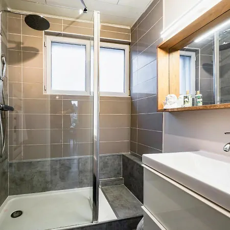 Cosy On Strasbourg Tramway Line And Canal - Confortable Sur Ligne Tram Strasbourg Et Canal * ビシュハイム