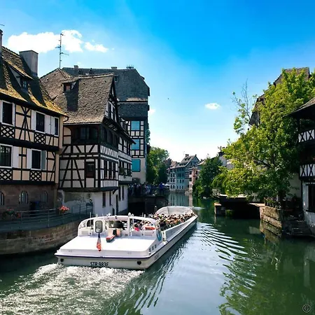 Cosy On Strasbourg Tramway Line And Canal - Confortable Sur Ligne Tram Strasbourg Et Canal *