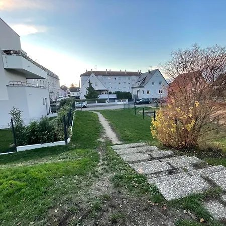 Cosy On Strasbourg Tramway Line And Canal - Confortable Sur Ligne Tram Strasbourg Et Canal Apartment *