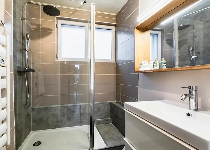 Cosy On Strasbourg Tramway Line And Canal - Confortable Sur Ligne Tram Strasbourg Et Canal * Bischheim