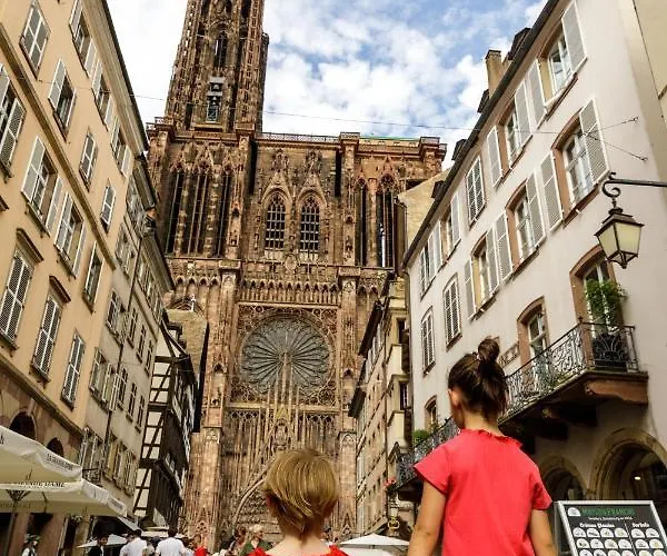 Cosy On Strasbourg Tramway Line And Canal - Confortable Sur Ligne Tram Strasbourg Et Canal *