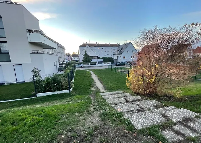 Cosy On Strasbourg Tramway Line And Canal - Confortable Sur Ligne Tram Strasbourg Et Canal Apartment *